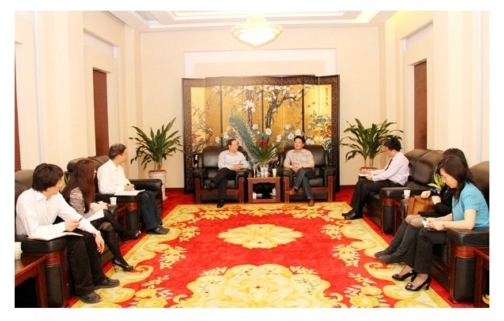 楊文龍董事長訪問華北制藥集團(tuán)